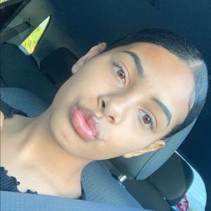 Meet your Posher, Hailey